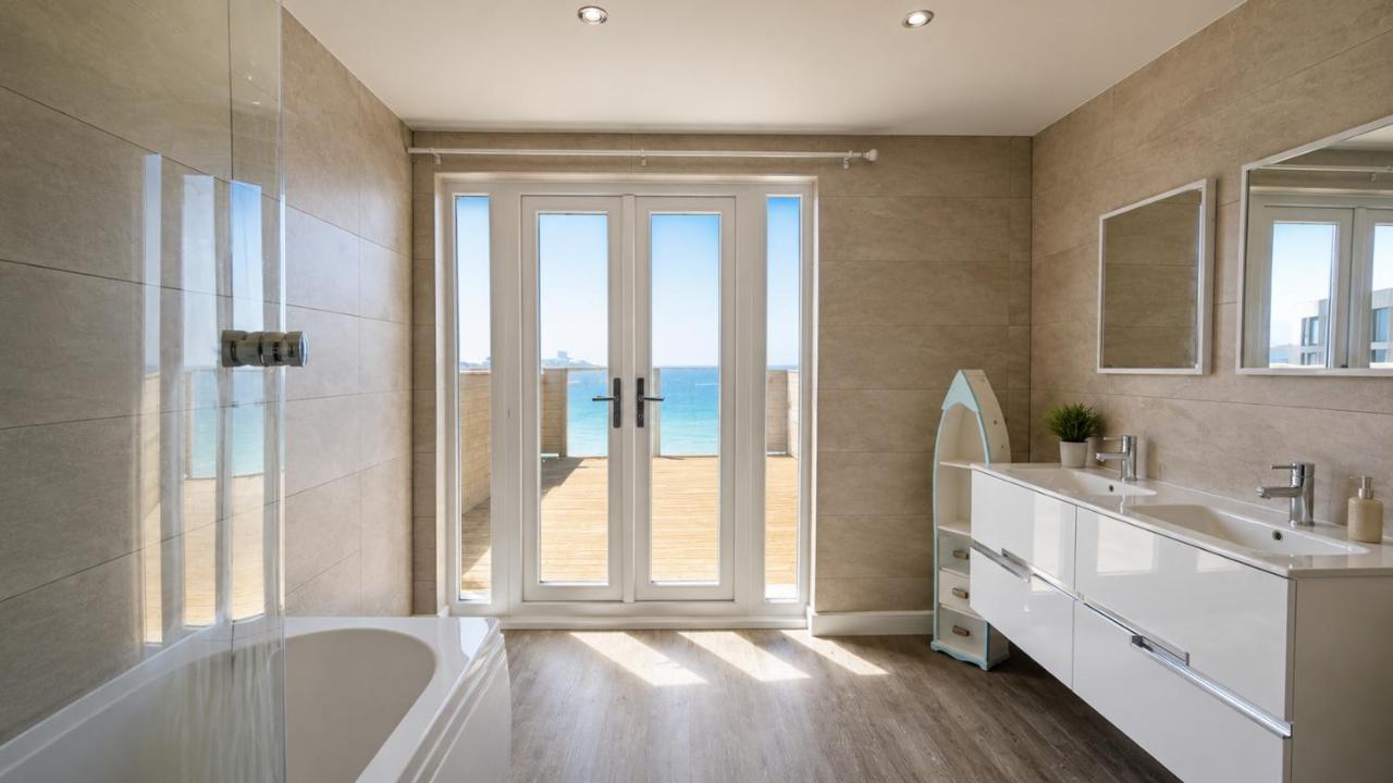 Stunning Sea-View Three-Storey Apartment with Private Terrace - Central Newquay - B&B Newquay