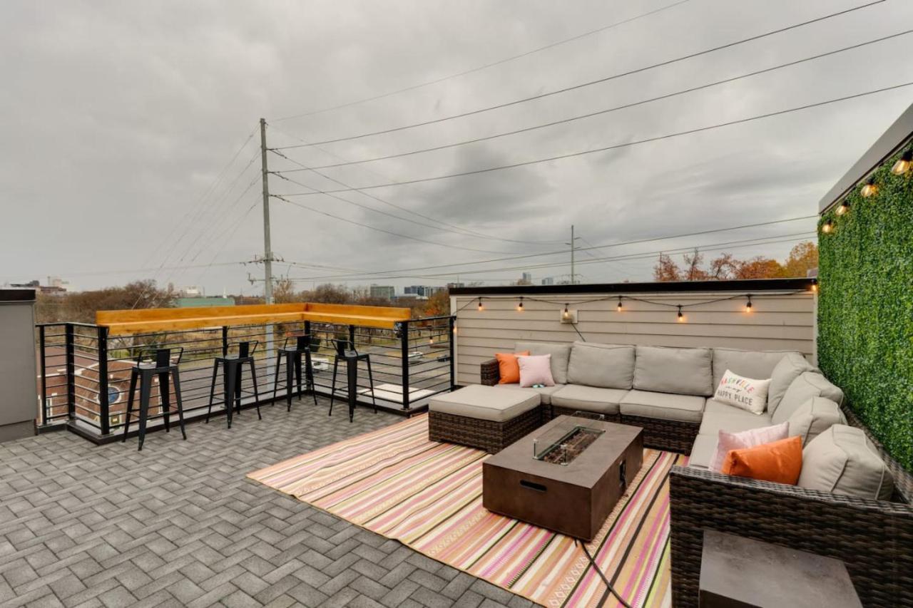 Luxury Townhome! Rooftop-Game Room! Near Broadway! - Chambres d'hôtes Nashville