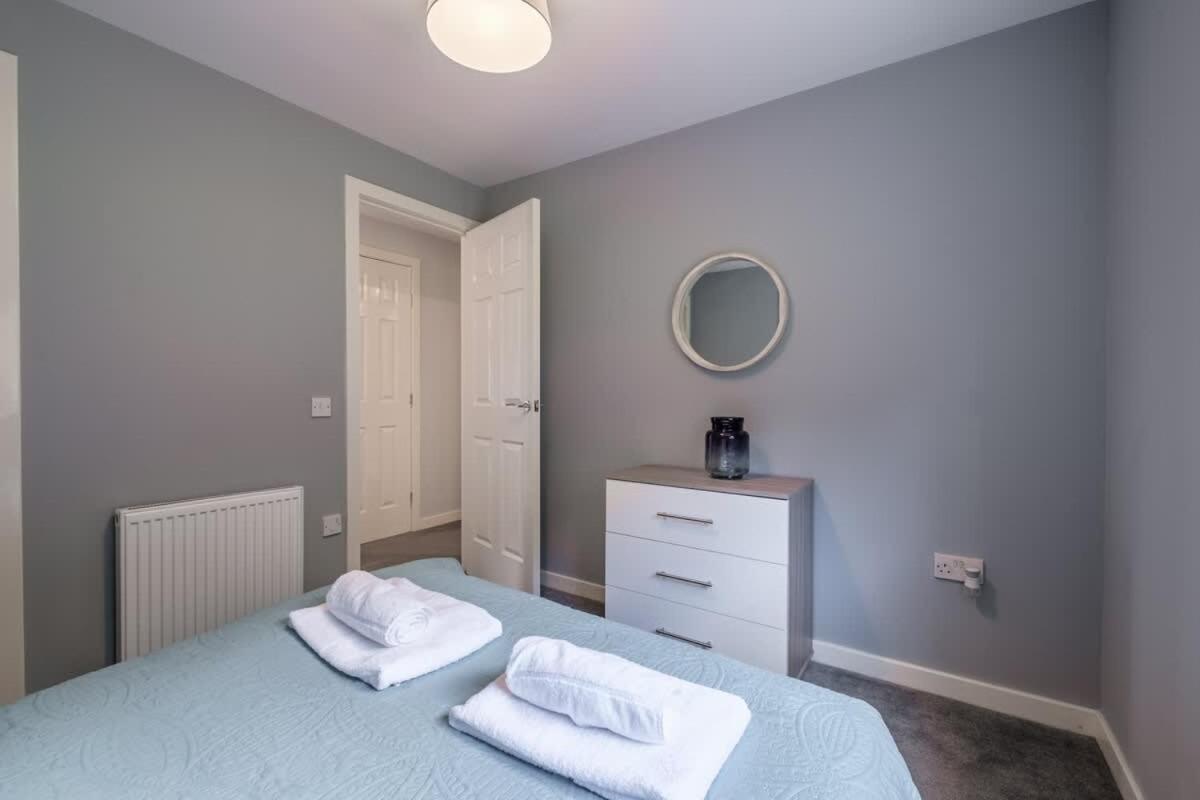 Monicas Apartment - B&B Coatbridge