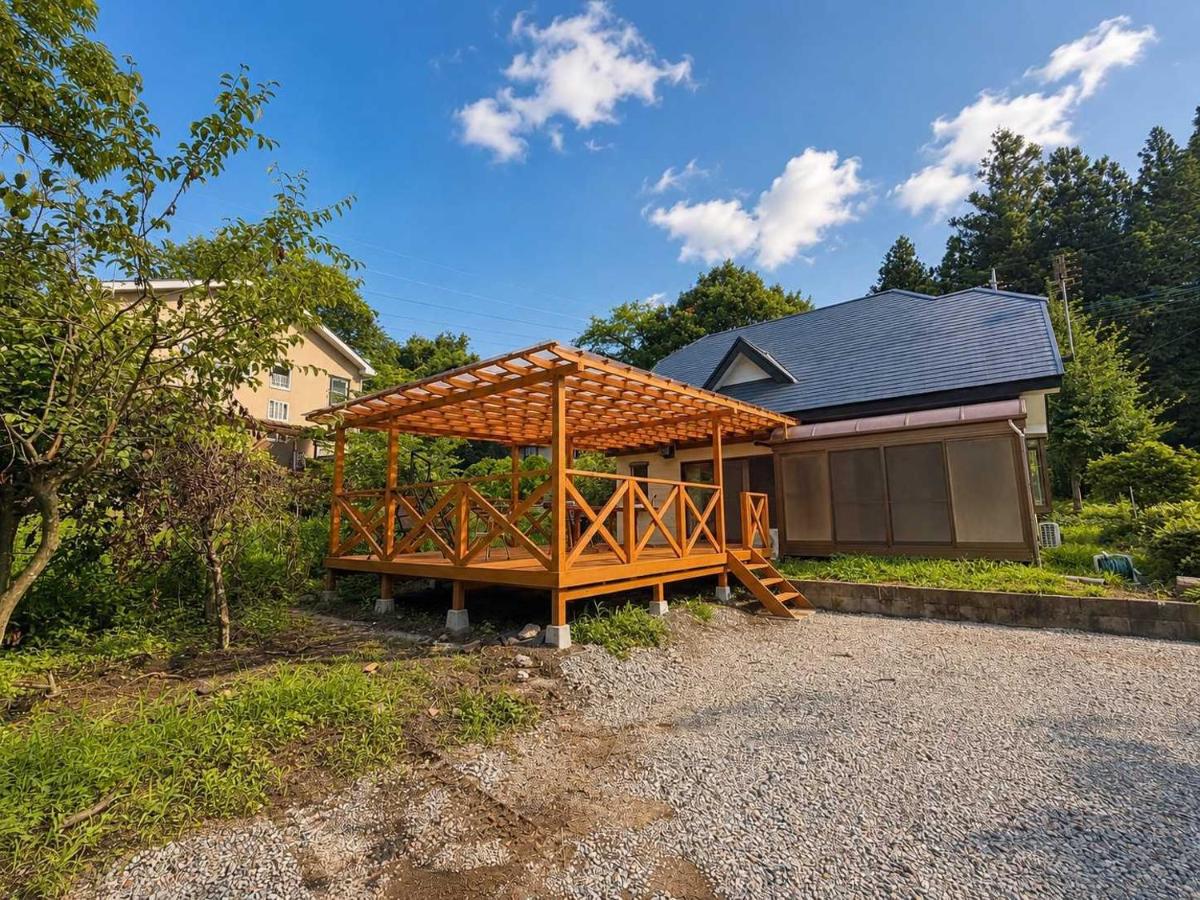 森に包まれる一棟貸し広々屋根付きウッドデッキでBBQを楽しむ那須の休日Cottage Nest - B&B Nasu