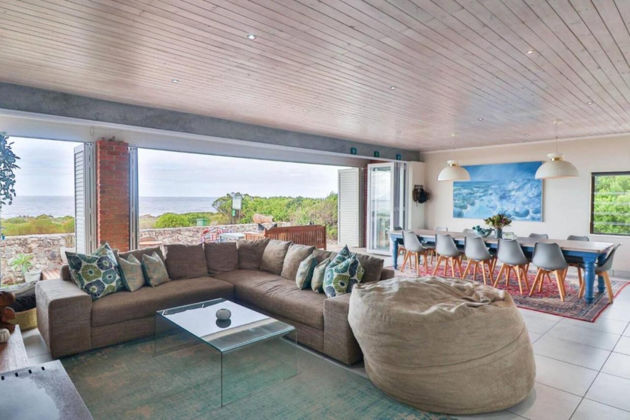 Lady Serenity Hot Tub Ocean Front Pets - B&B Kleinmond