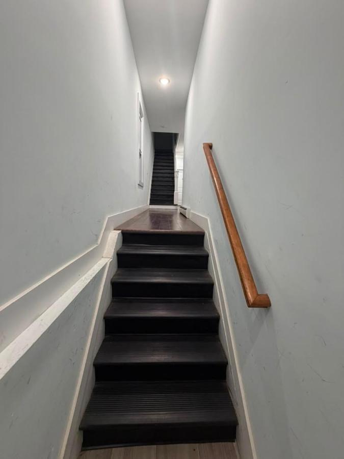 Modern & Spacious Apartment 15 Min to NYC Near MetLife & American Dream - Chambres d'hôtes Jersey City