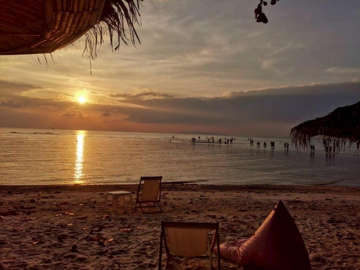 Umbrella tree เต้ทน์ - B&B Ko Samui