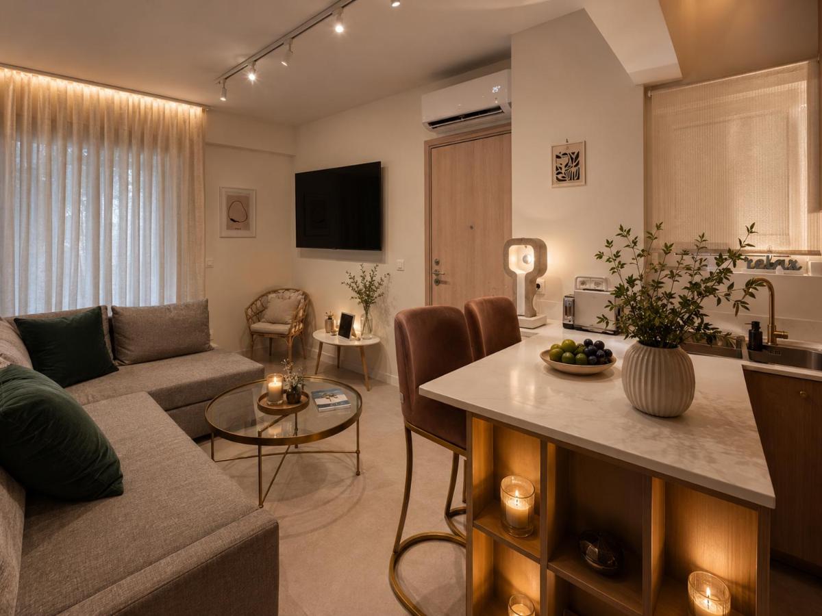 Vouliagmeni Square Residence Elegant Riviera Stay - B&B Atene
