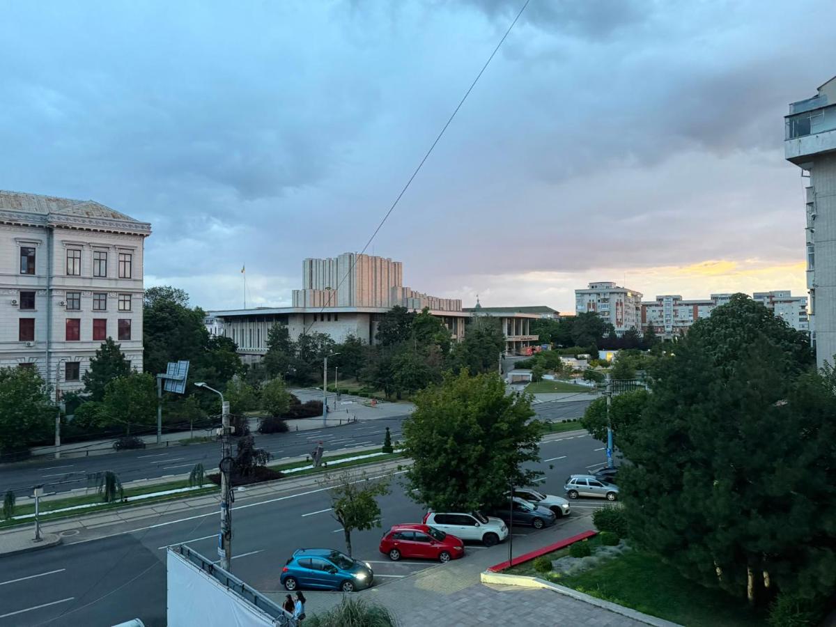 Central Luxury View Apartament - B&B Craiova