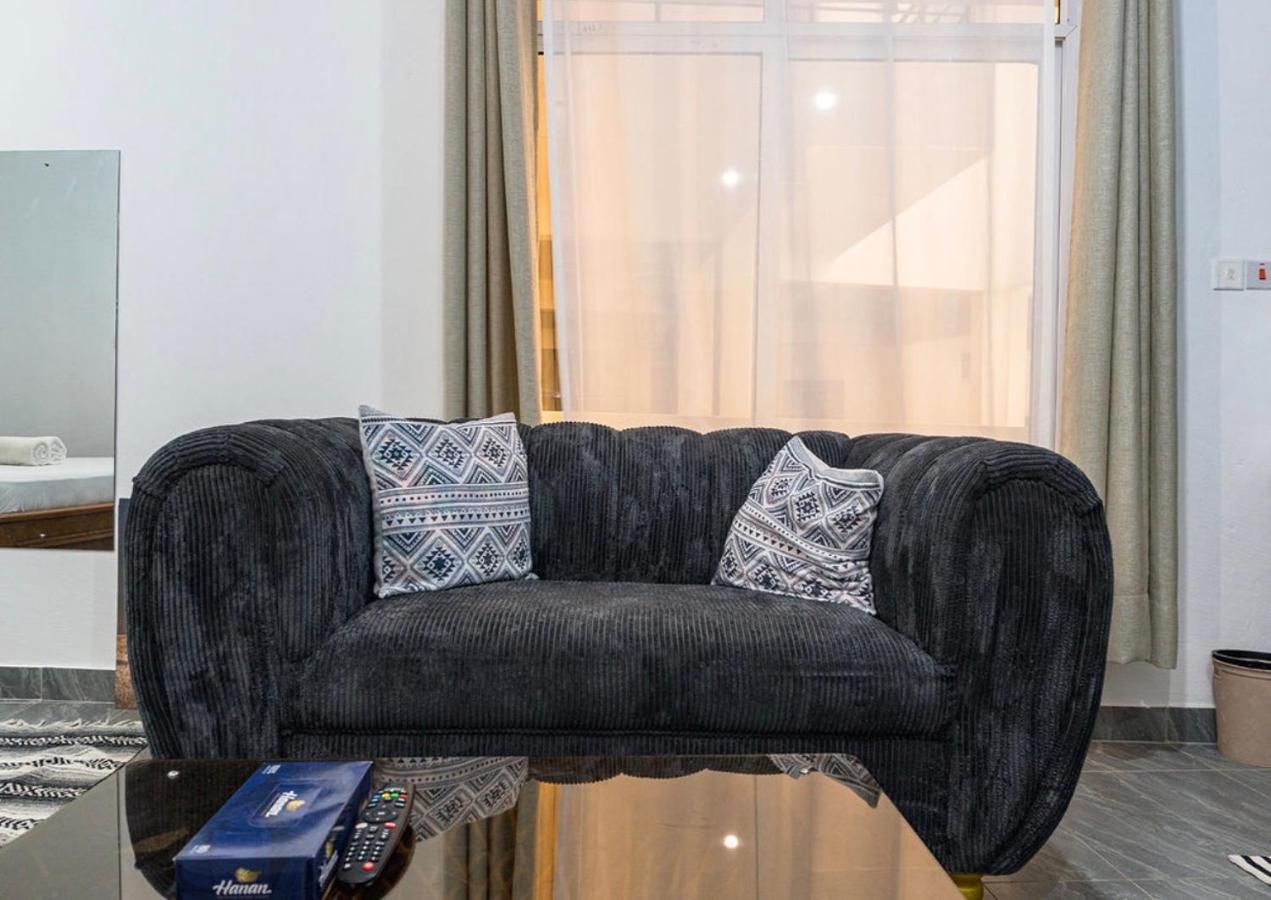Tersenliving luxury apartment with rooftop pool - Bed and Breakfast Mombassa