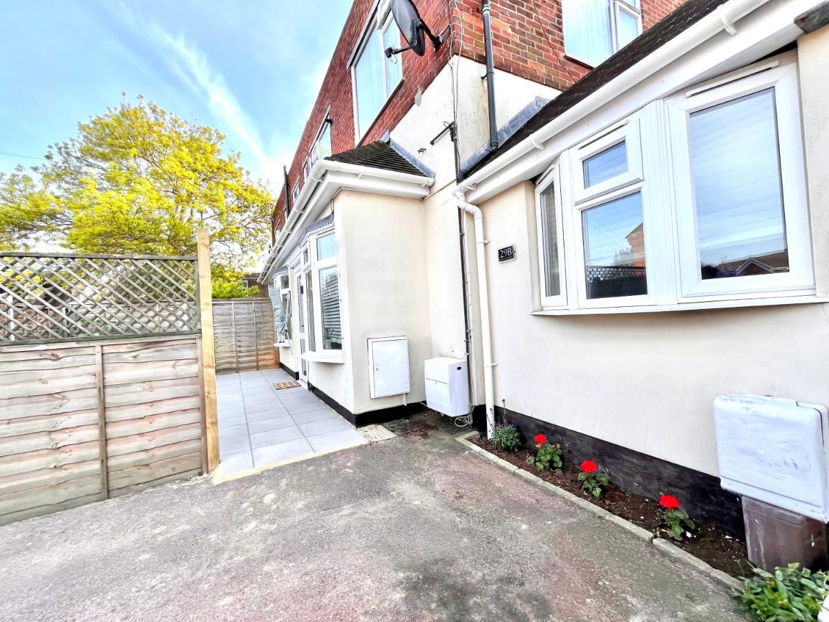 Cosy Hayling Island Stay, Close to the beach, Free Parking, Fast Wi-Fi, Pubs, Cafe Attractions Nearby - Chambres d'hôtes South Hayling