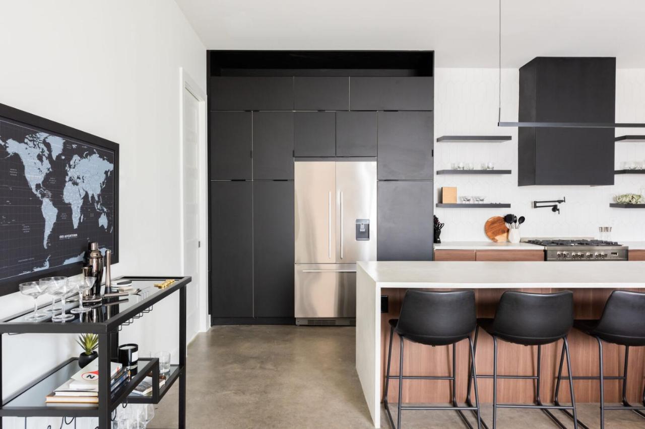Nash Chic Near DT Rooftop Luxe Comfort - B&B Nashville
