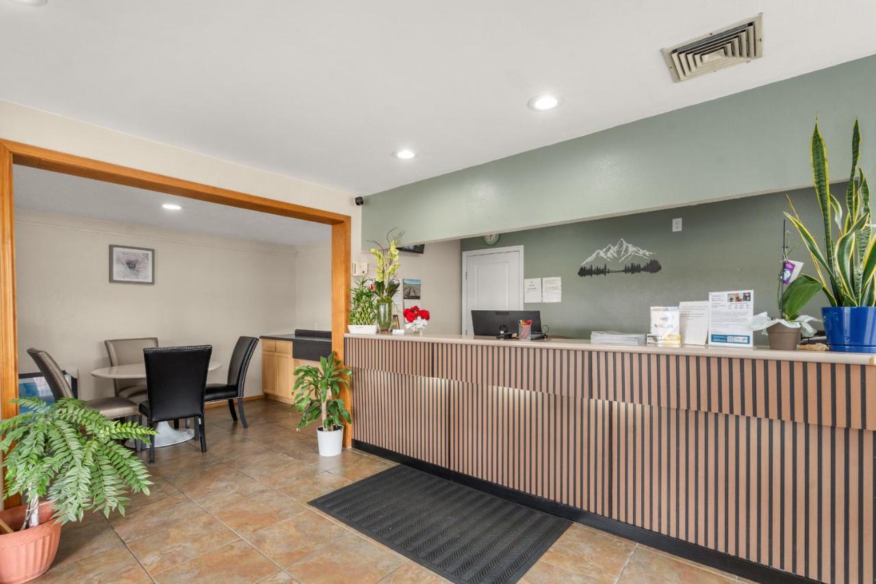 Pine Tree inn - Ferienwohnung Medford