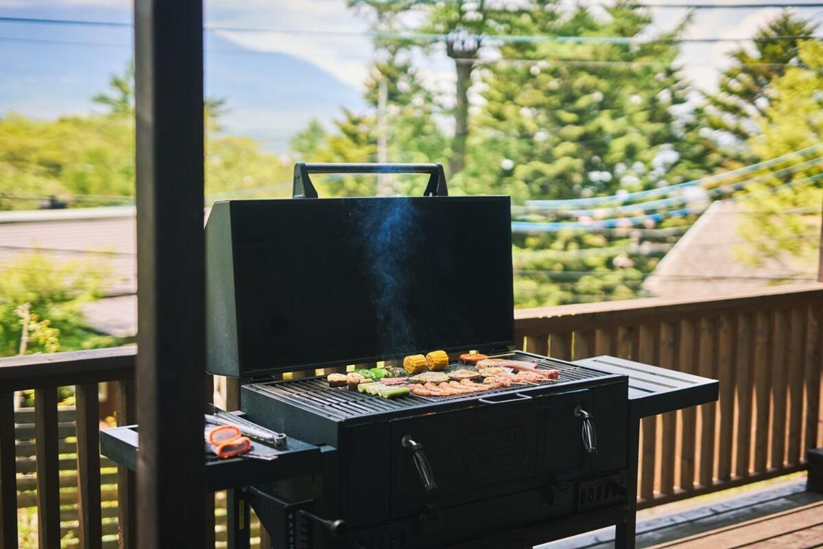 FUJINE Mt Fuji View Villa with BBQ Sauna and Fire Pit and Pet OK - B&B Yamanaka