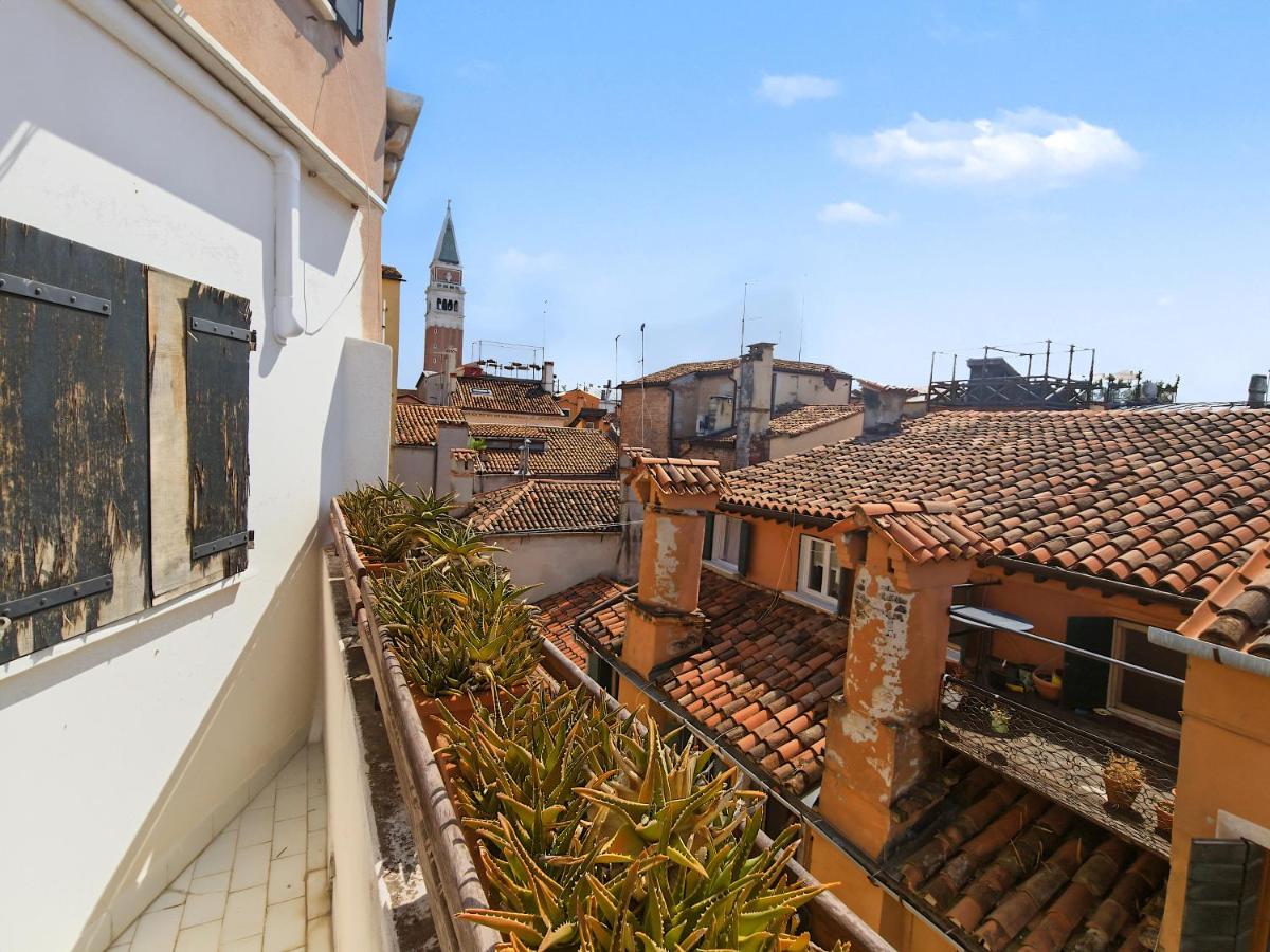 Magic View - 2 Bedroom Terrace with San Marco Campanile - B&B Venice