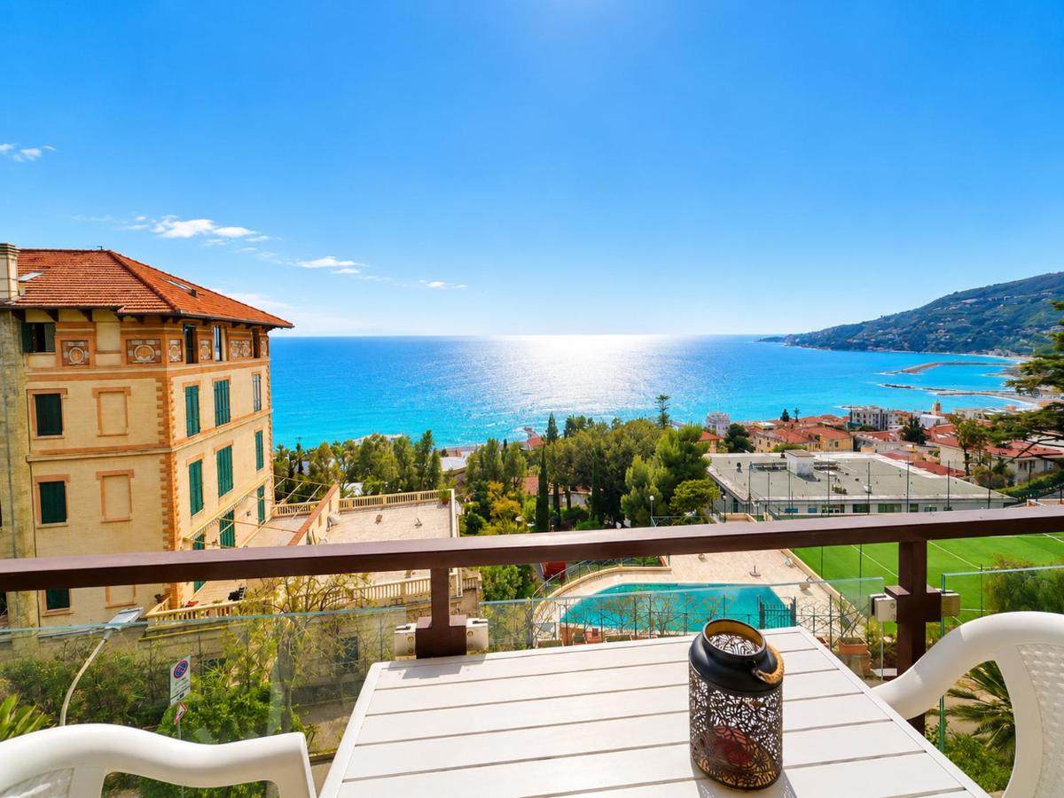 OSPEDALETTI Mare e Relax- Affittasi "Oasi Riviera" con campo da Tennis e Sala Giochi - B&B Ospedaletti