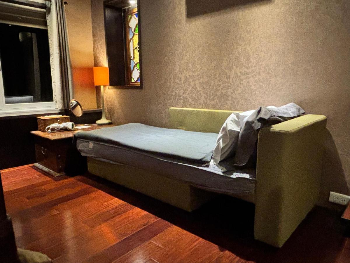 Oriental King Double Room - Optional 2 Extra Beds