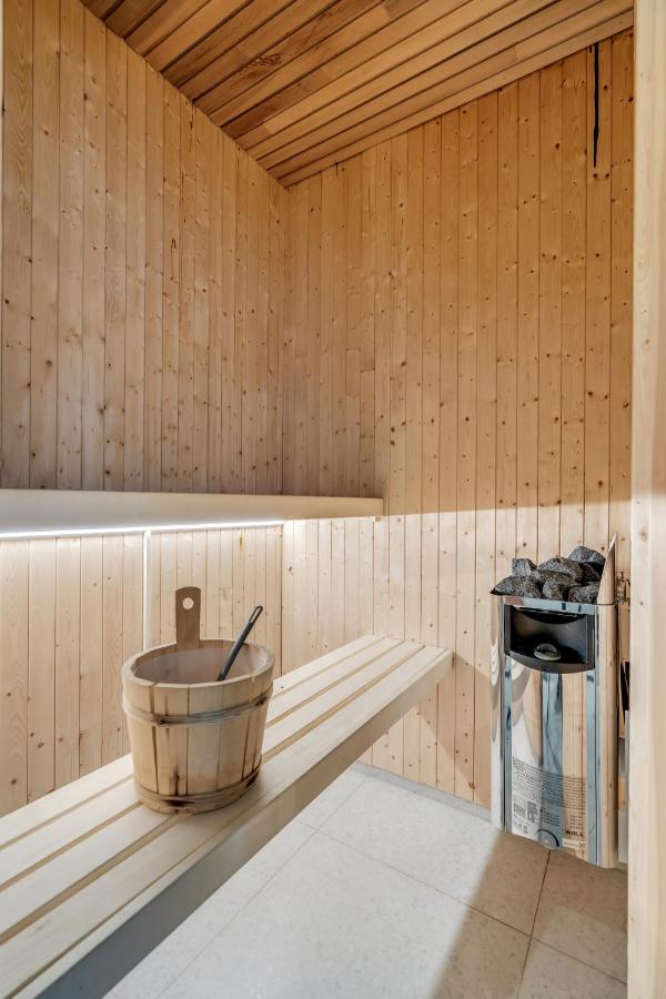 Villa Fløylia - Luxurious with Sauna & Sea View - Bed and Breakfast Tromsø