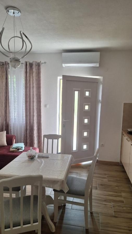 Dejana Apartments - B&B Cattaro