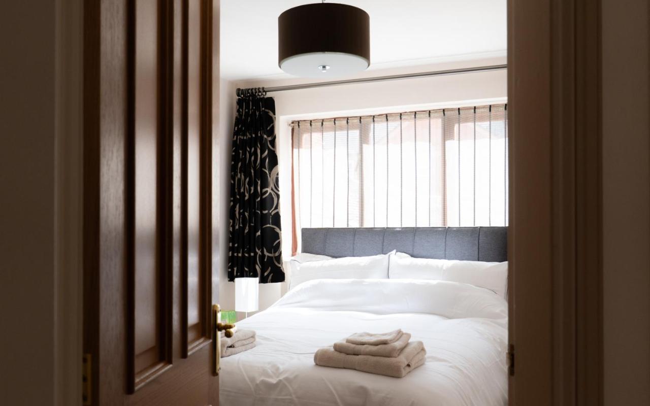 A Spacious Stay in the Heart of the City - Bed and Breakfast Worcester