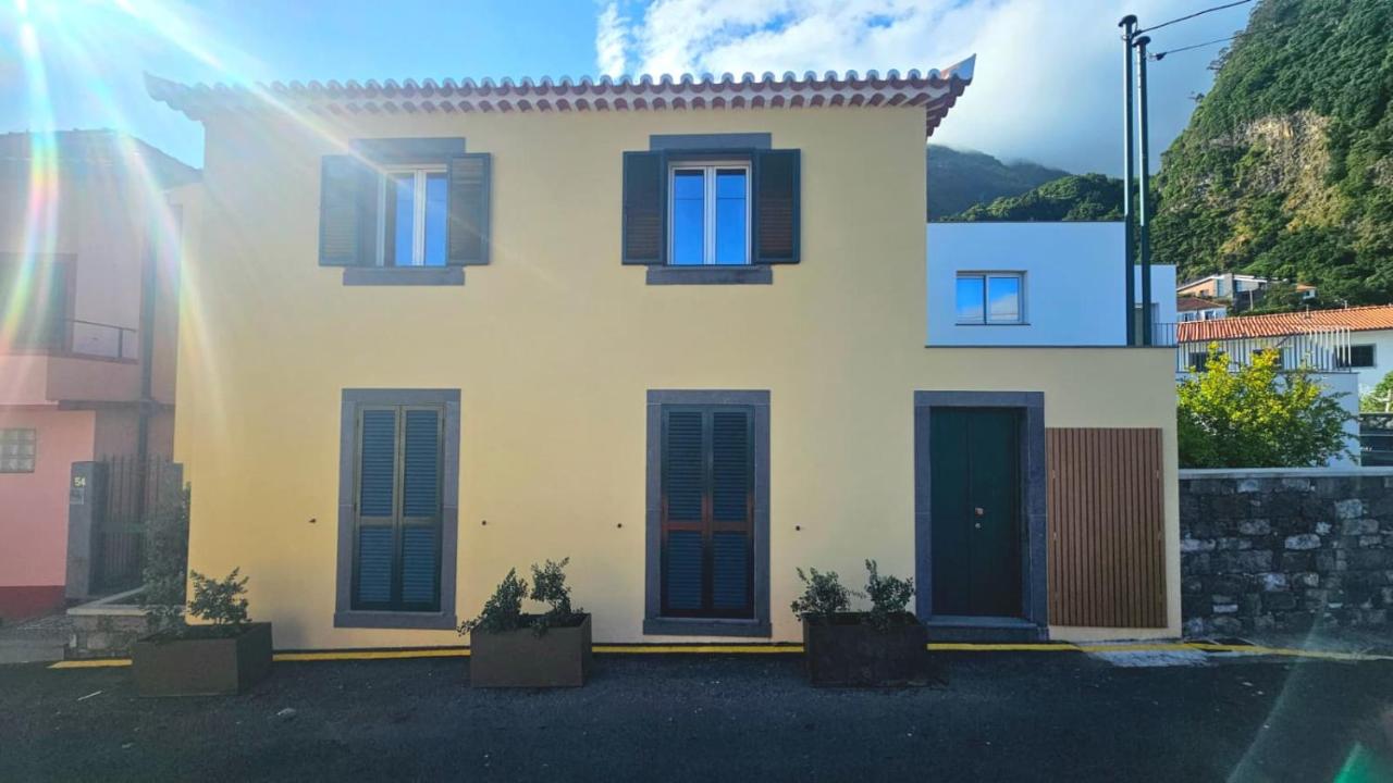 Casa Amarela do Redondo by Livontur Houses - B&B Seixal