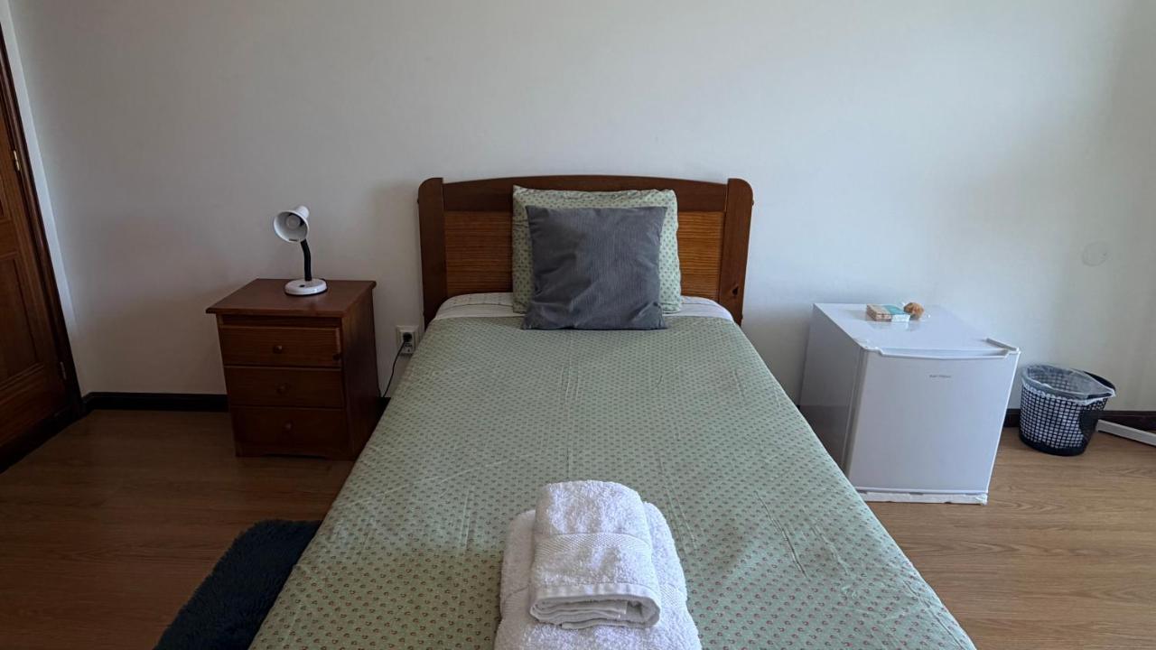 Quarto de Solteiro com varanda centro de Viseu - Bed and Breakfast Viseu