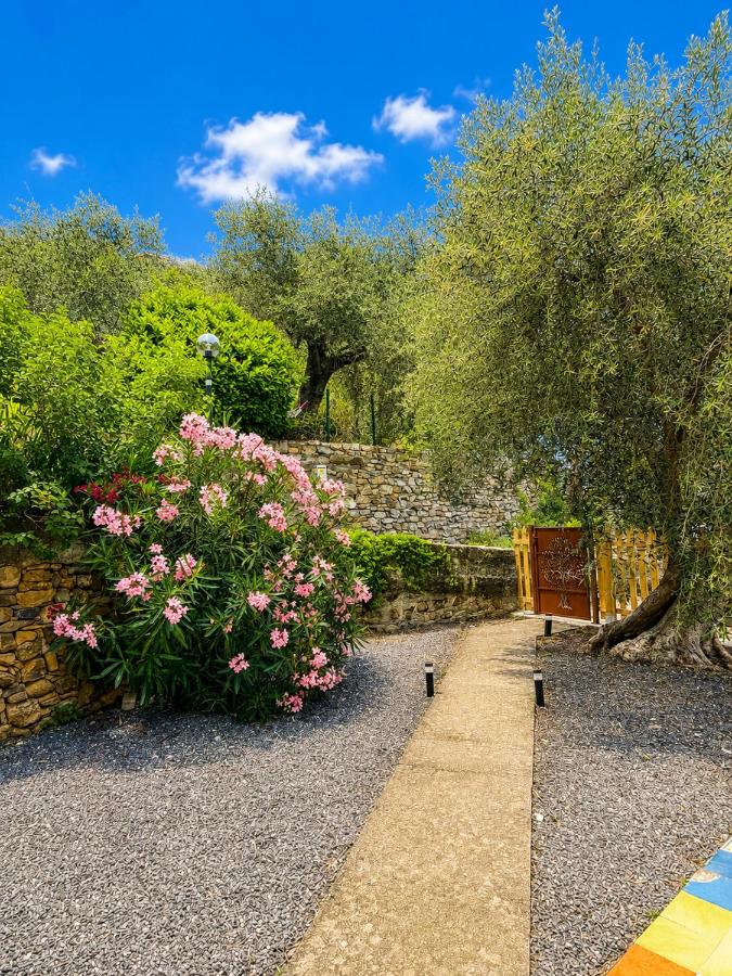 Casa Iris - B&B Diano San Pietro