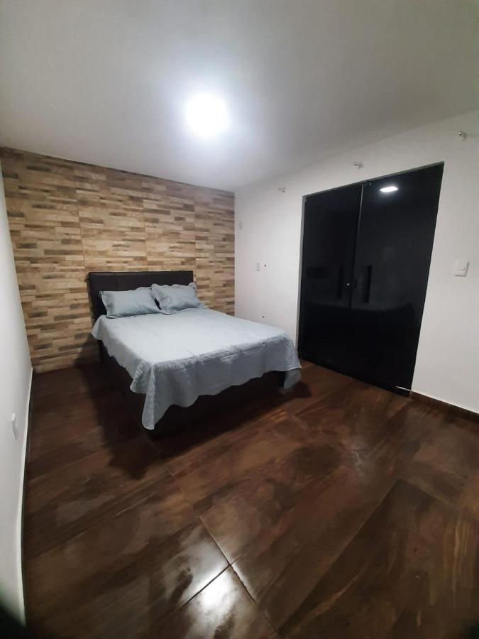 Quarto com banheiro a 3 minutos do centro - Ferienwohnung Vassouras