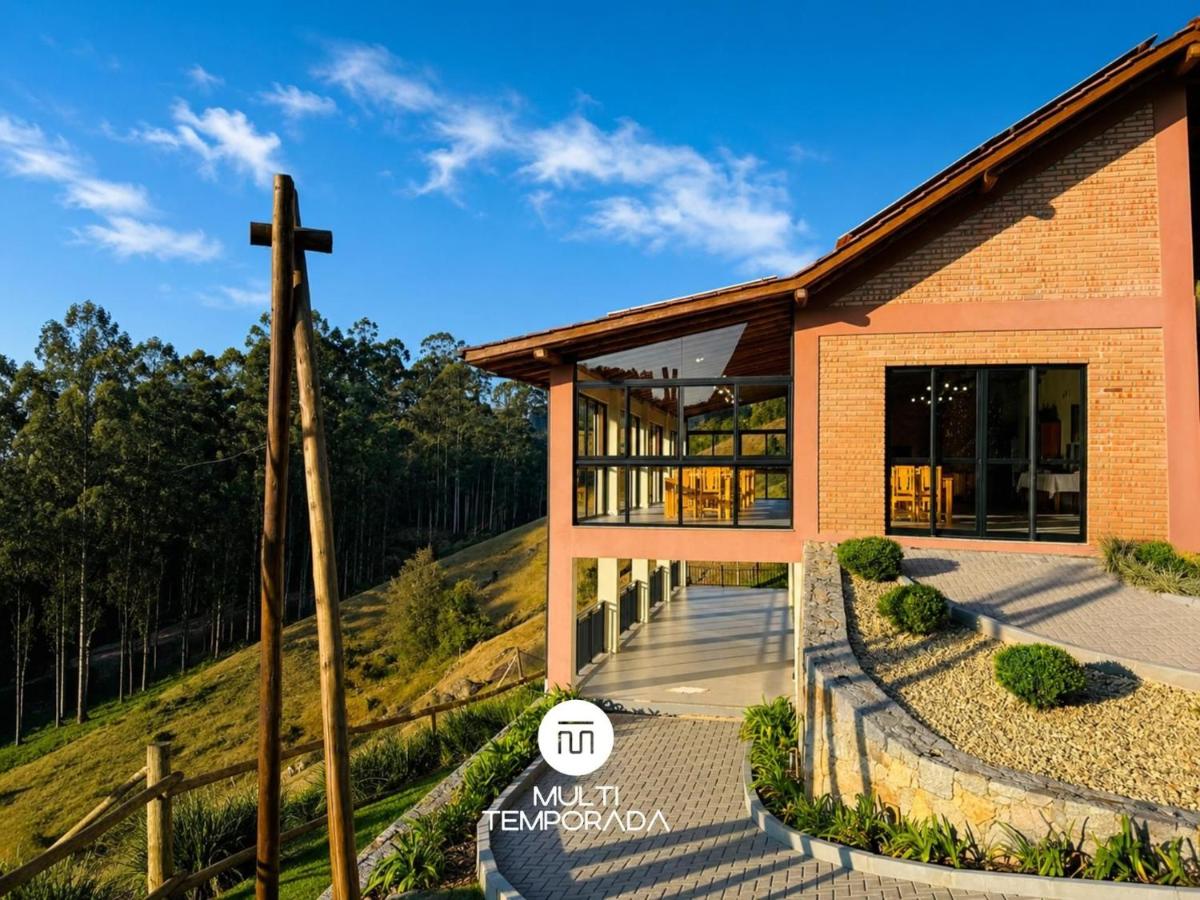 Pousada Dona Teresinha com Piscina Aquecida - São Bonifácio/SC - B&B São Bonifácio