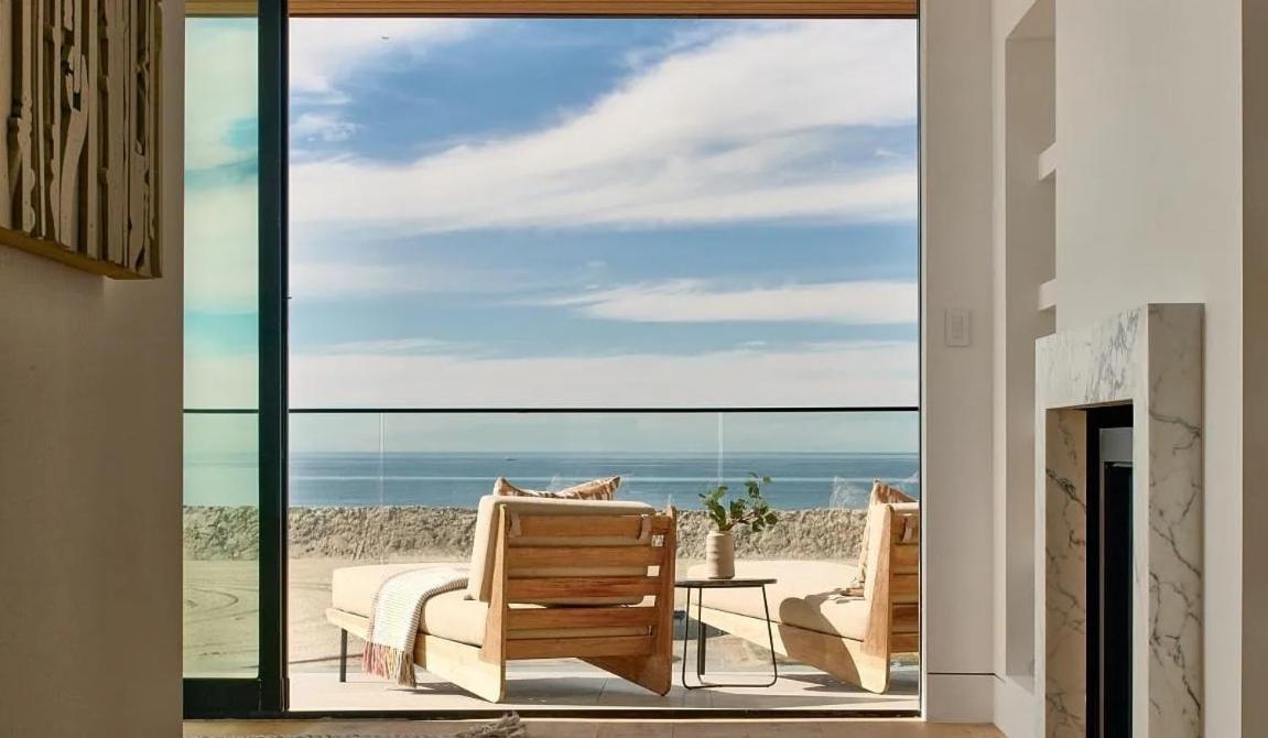Luxurious Beachfront 3-Bedroom Property - B&B Los Angeles