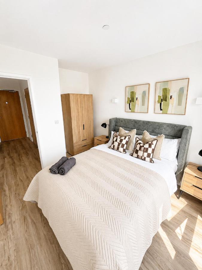 Stylish 1 bed Apt - 16 mins to central London - Ferienwohnung Croydon, London