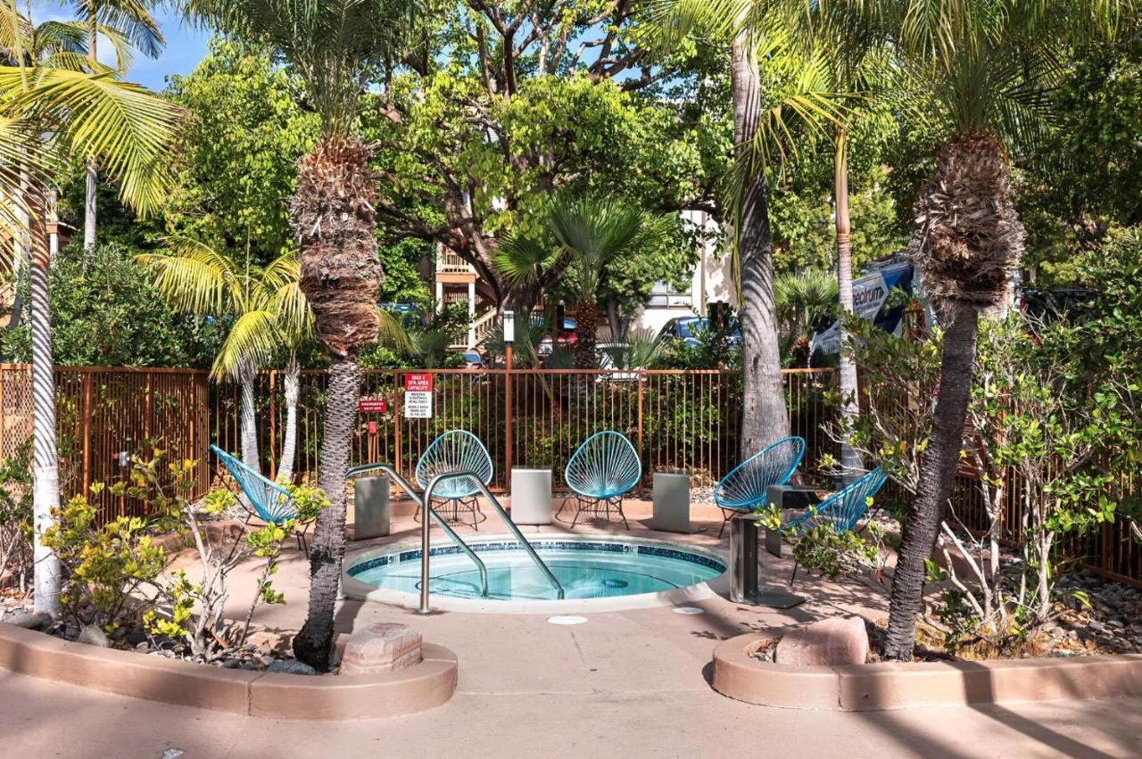 Resort-Style Apartment in La Jolla UTC - Gym, Pool, Jacuzzi and bbq - B&B San Diego