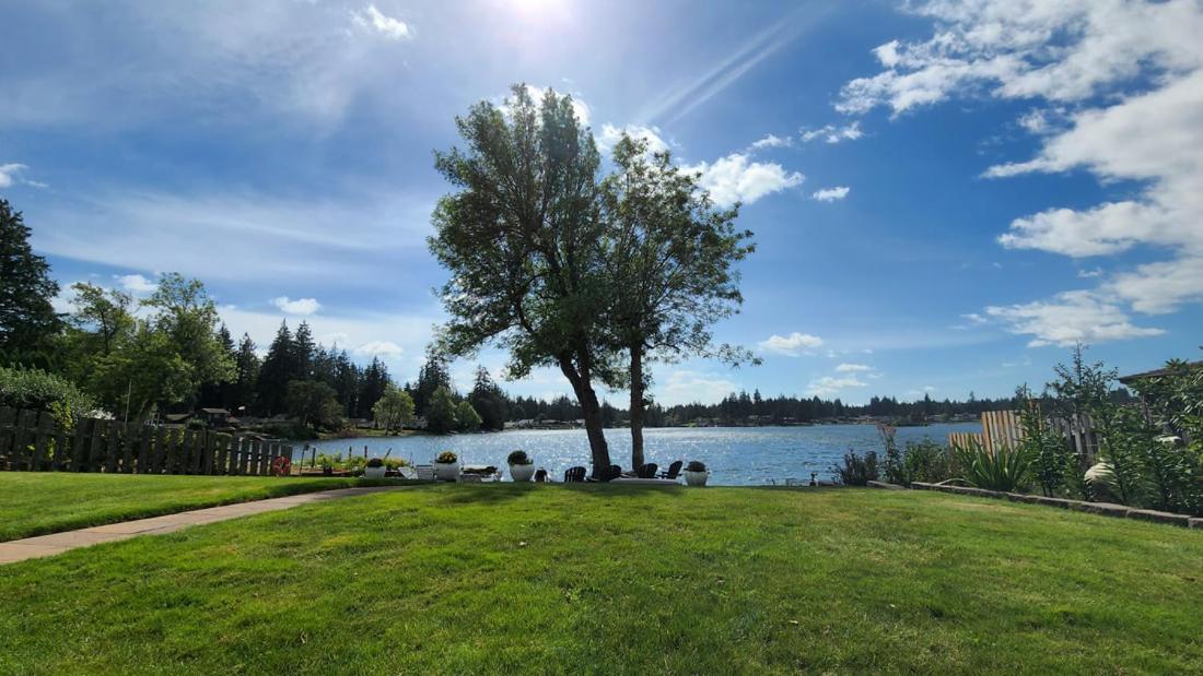 Island LakeHouse - B&B Shelton