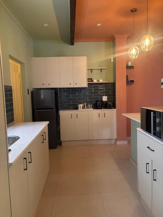Victoria Guesthouse - Bed and Breakfast Newcastle