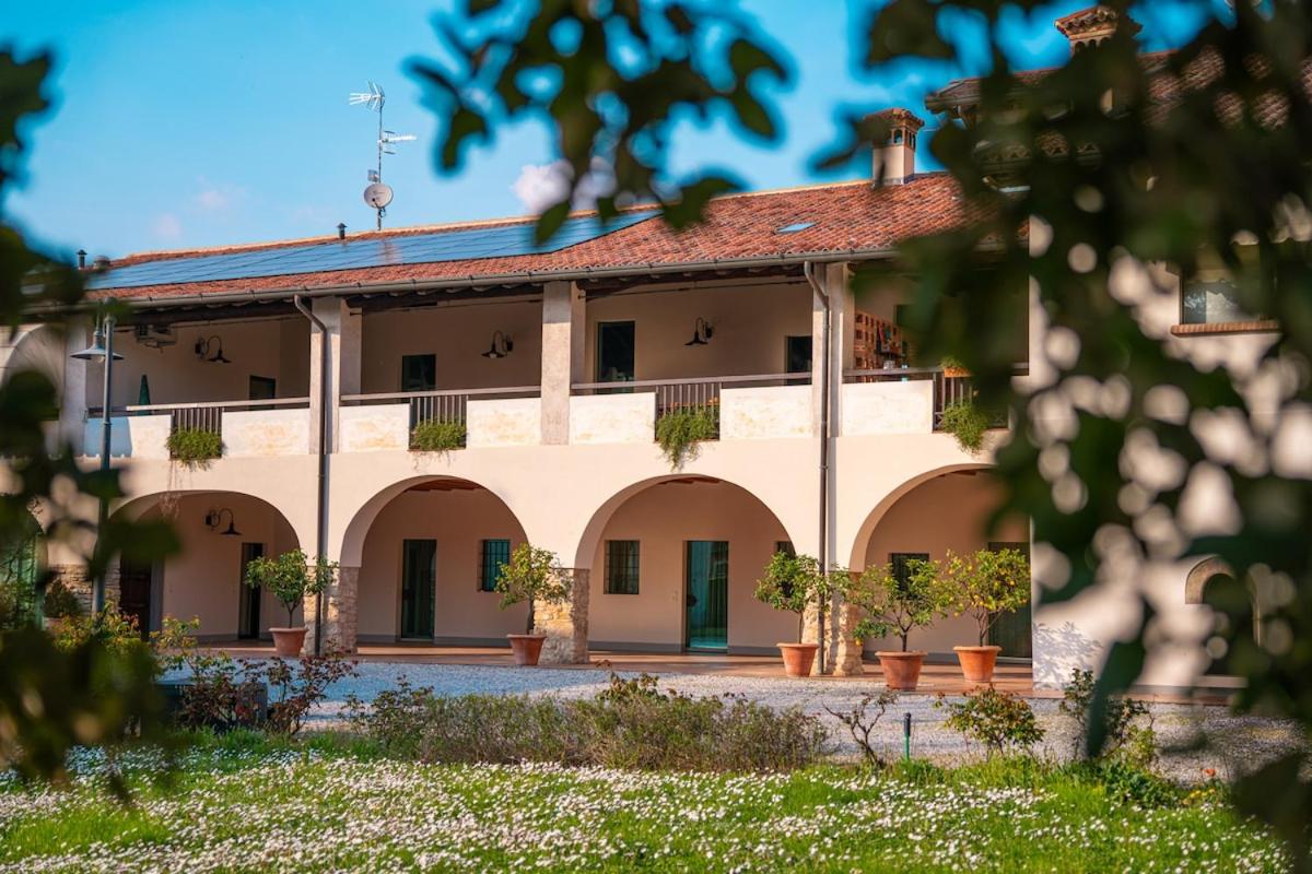 Cascina La Serena Nilla - B&B Adro