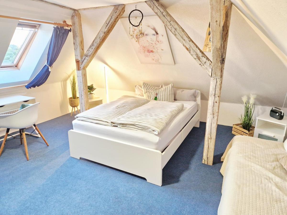 Träumen über den Dächern Wismars, Dachbodenapartment - Chambres d'hôtes Wismar