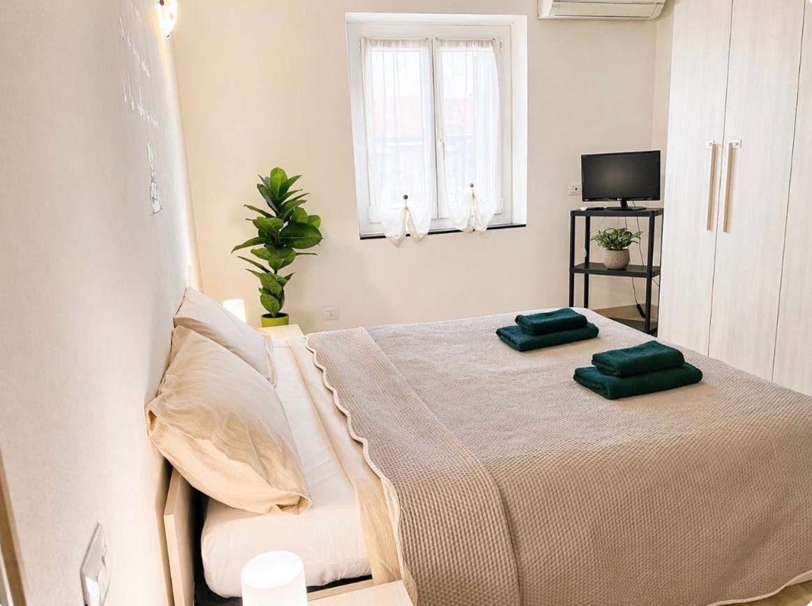 Luxury loft in the center of Savona 5 minutes from the sea Wi-Fi - Chambres d'hôtes Savone