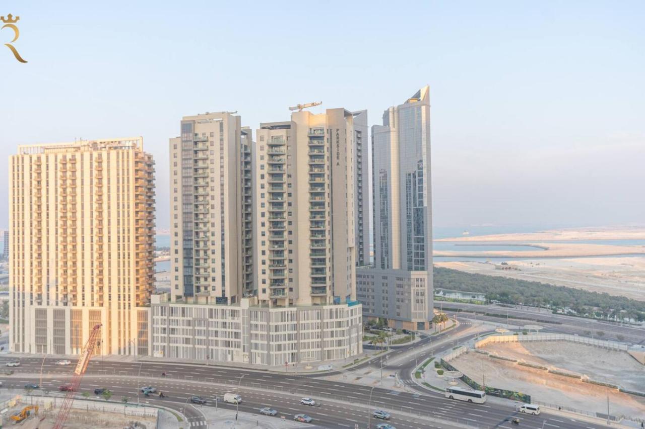 Luxe 1BR Haven - Modern Elegant Retreat - Bed and Breakfast Abu Dhabi