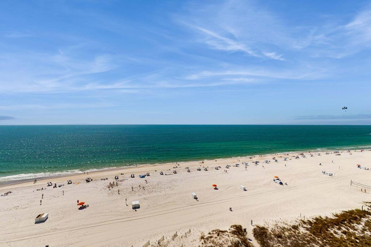 Gulf front condo with a private furnished balcony shared pools hot tub gym - B&B Orange Beach