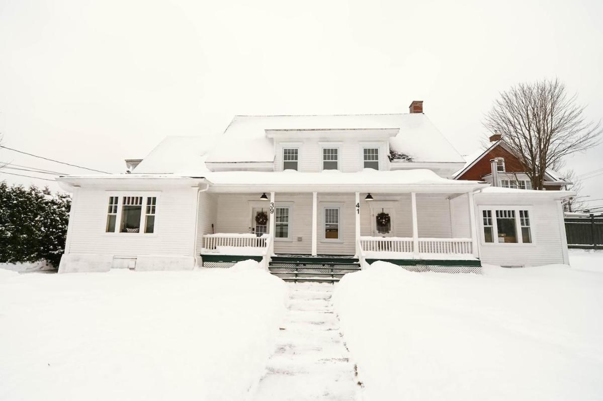 Beautiful Ancestral Home - B&B Scotstown
