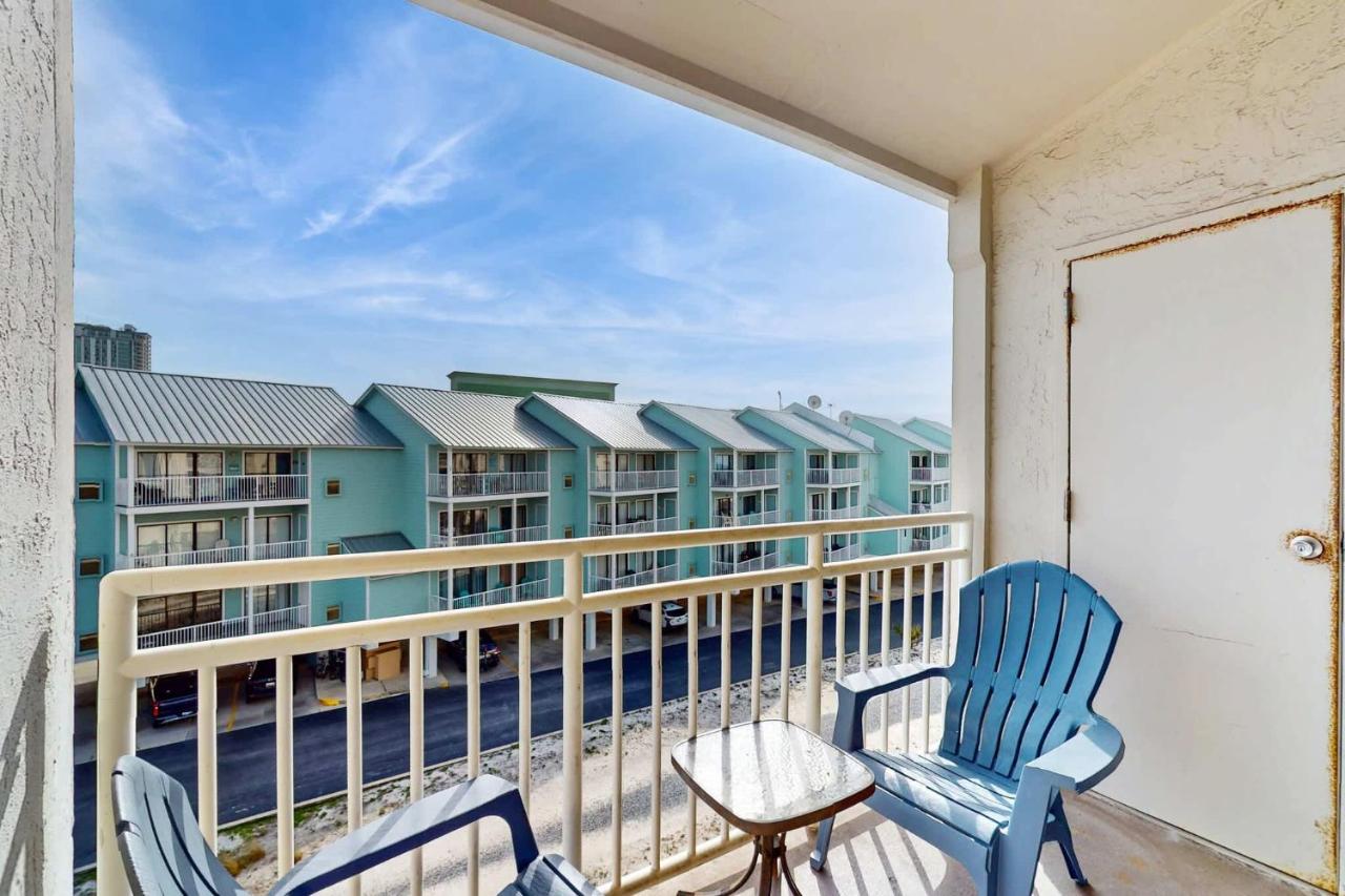 Gulf view condo with a full kitchen private balcony shared pools & tennis court - B&B Gulf Shores