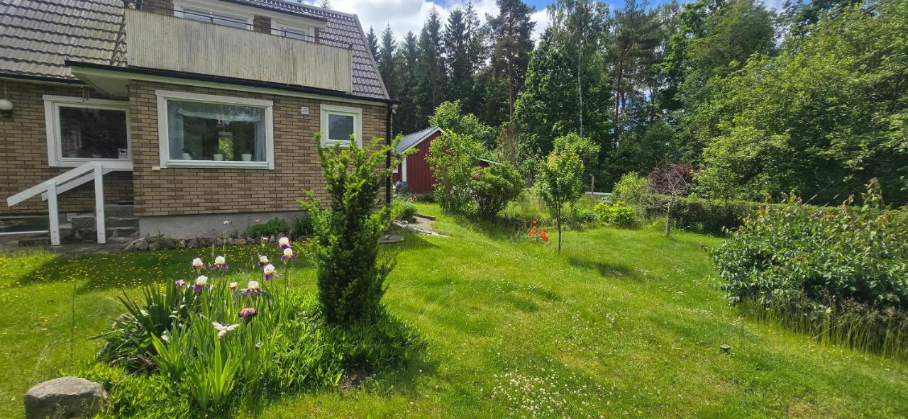 Cozy home in woods near Immeln with fireplace & BBQ - Ferienwohnung Immeln
