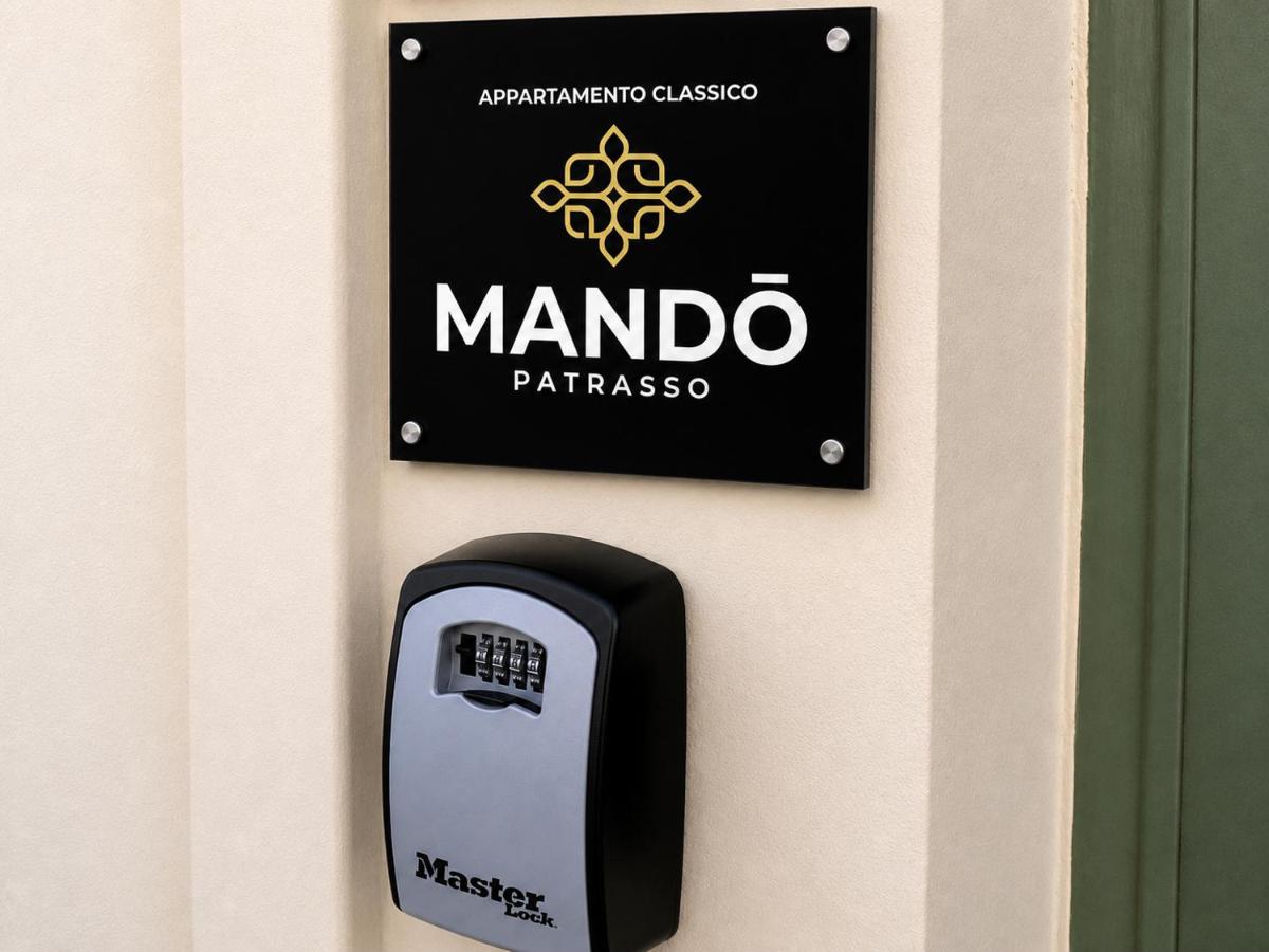 MANDO PATRASSO - Clasical apartment in the center of Patras with free parking - Chambres d'hôtes Patras