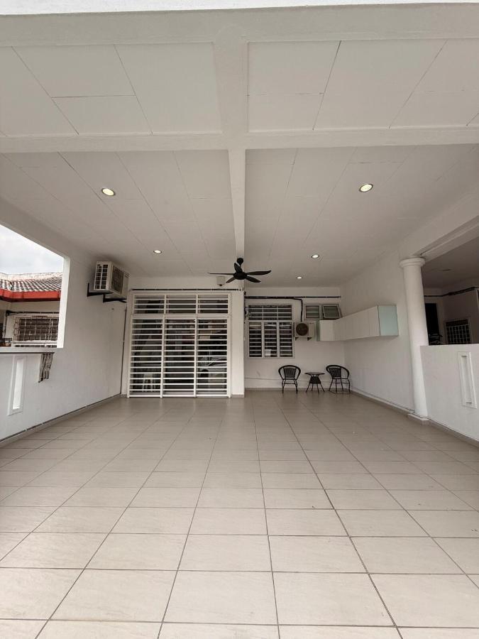 Paroi Seremban Cozy Homestay Sleeps 7 - Chambres d'hôtes Seremban