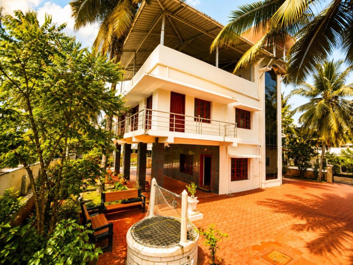 Manomayi - Luxury - Entire 4BHK Family Only Villa Spacious 4500 Sqft Duplex - Chambres d'hôtes Mangalore