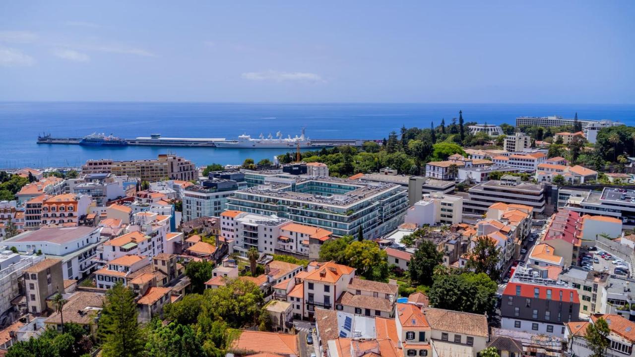Movenpick Apartment - B&B Funchal