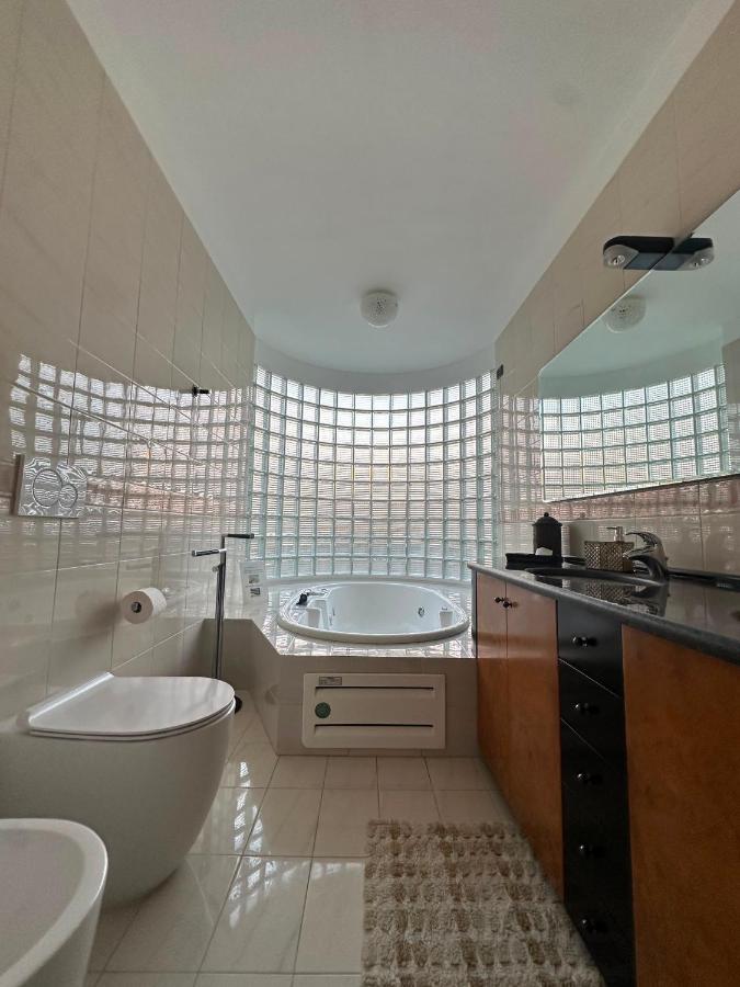 Villa Amato Luxurious Villa in an Exclusive Area - Bed and Breakfast Noicattaro