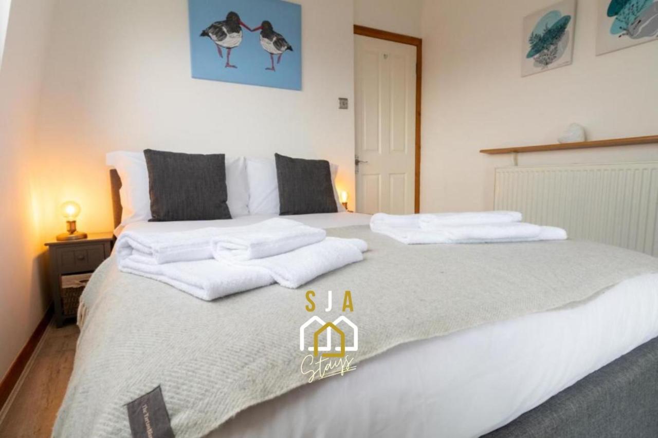 Beachview Stay - SJA Stays - 2 Bed Apartment - Bed and Breakfast Stonehaven