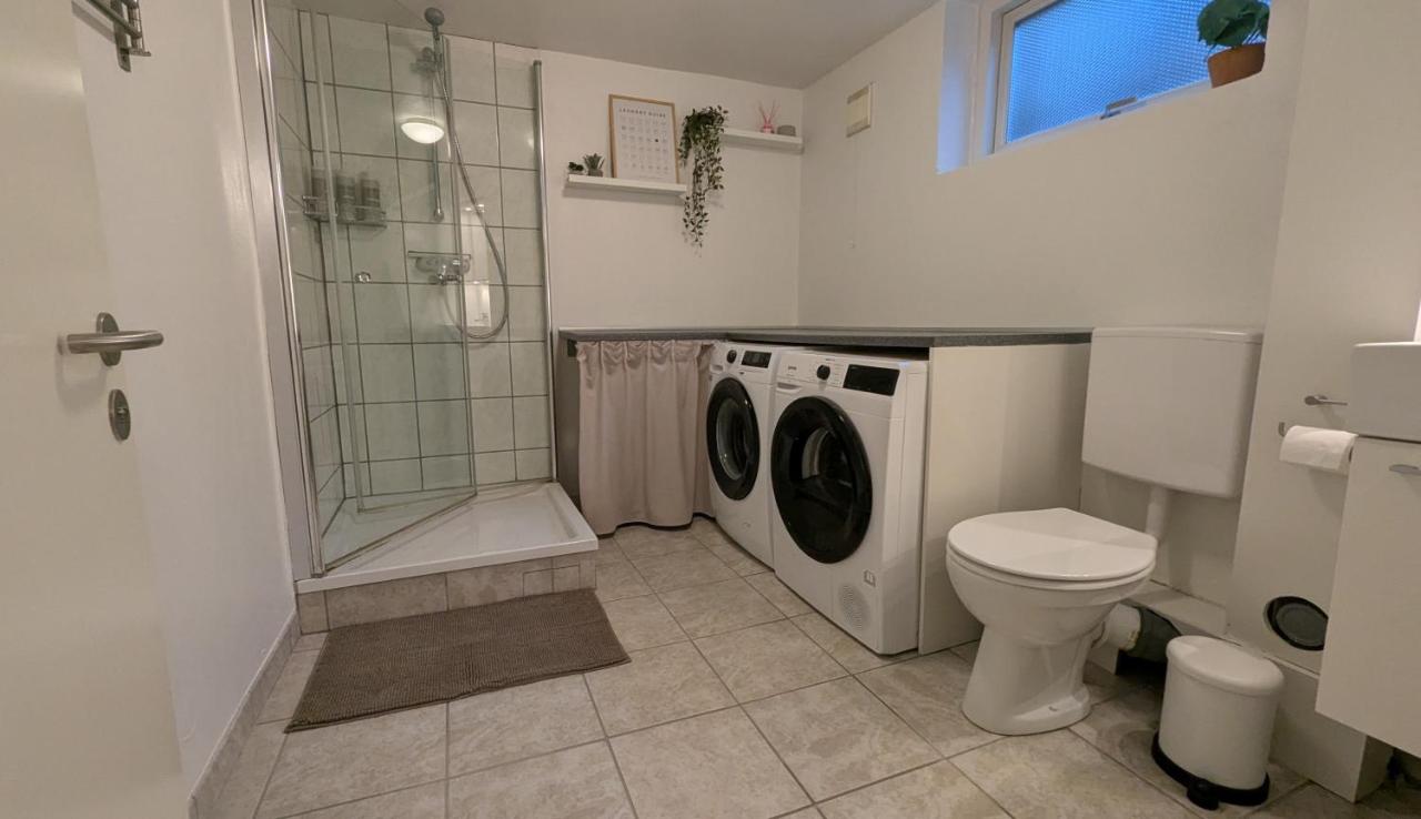 Stille og privat værelse med egen indgang og bad - B&B Esbjerg