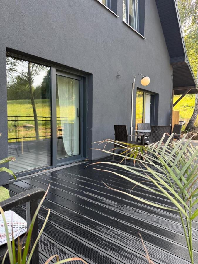 Prywatny dom z jacuzzi, widokiem na jezioro i Beskid Wyspowy - B&B Kornatka