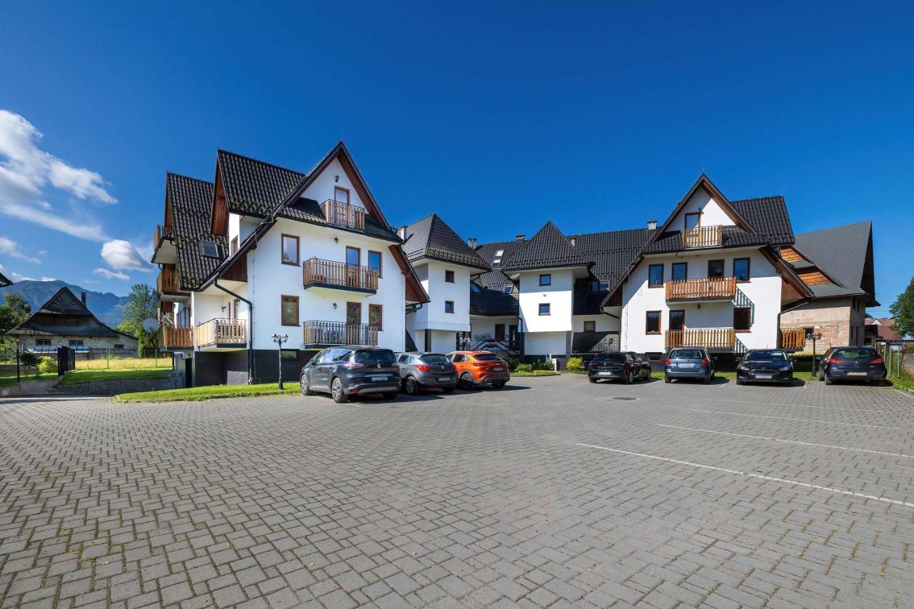 Urokliwy Apartament w Górach z Balkonem i Parkingiem by Noclegi Renters - B&B Murzasichle