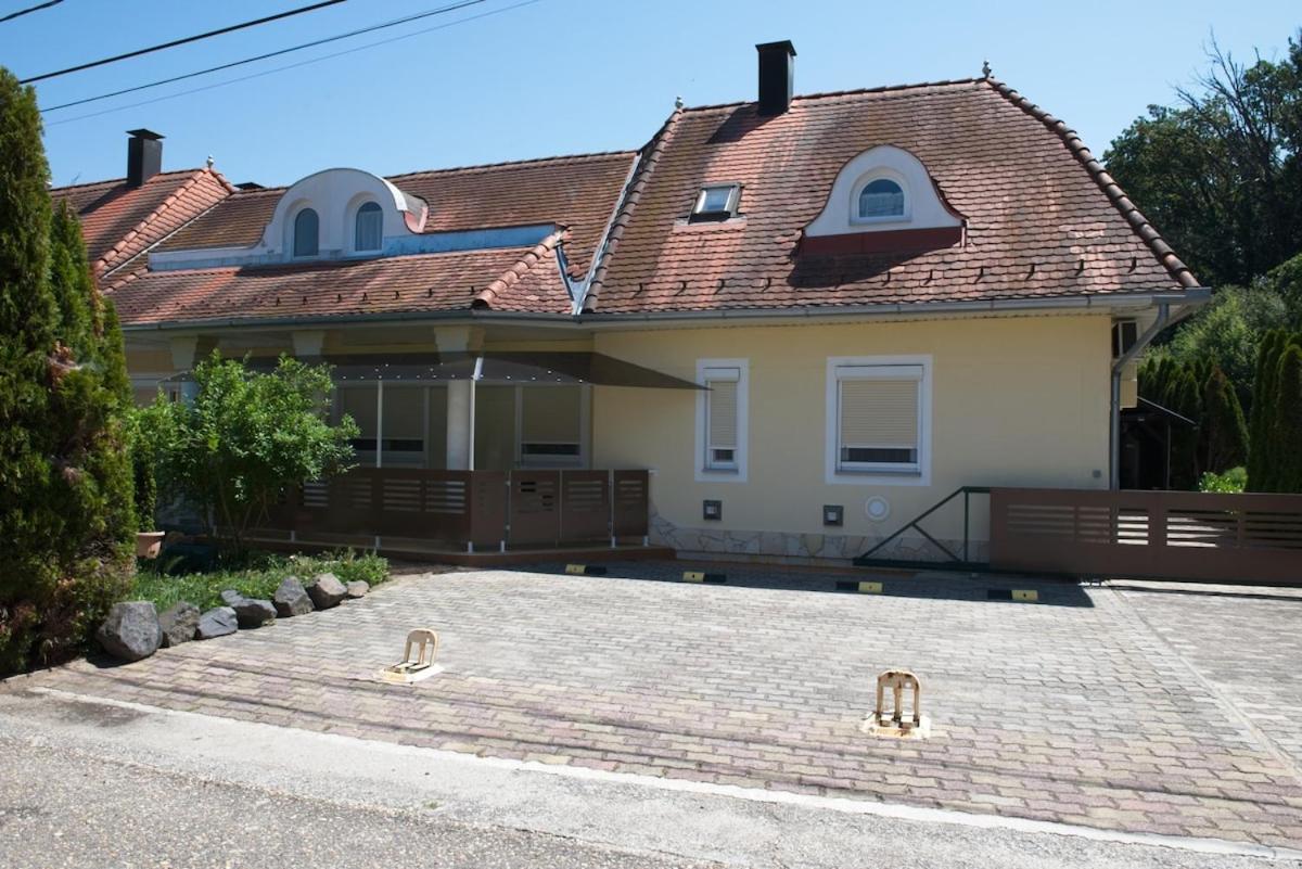 Anna Garden and Wellness House - B&B Lenti
