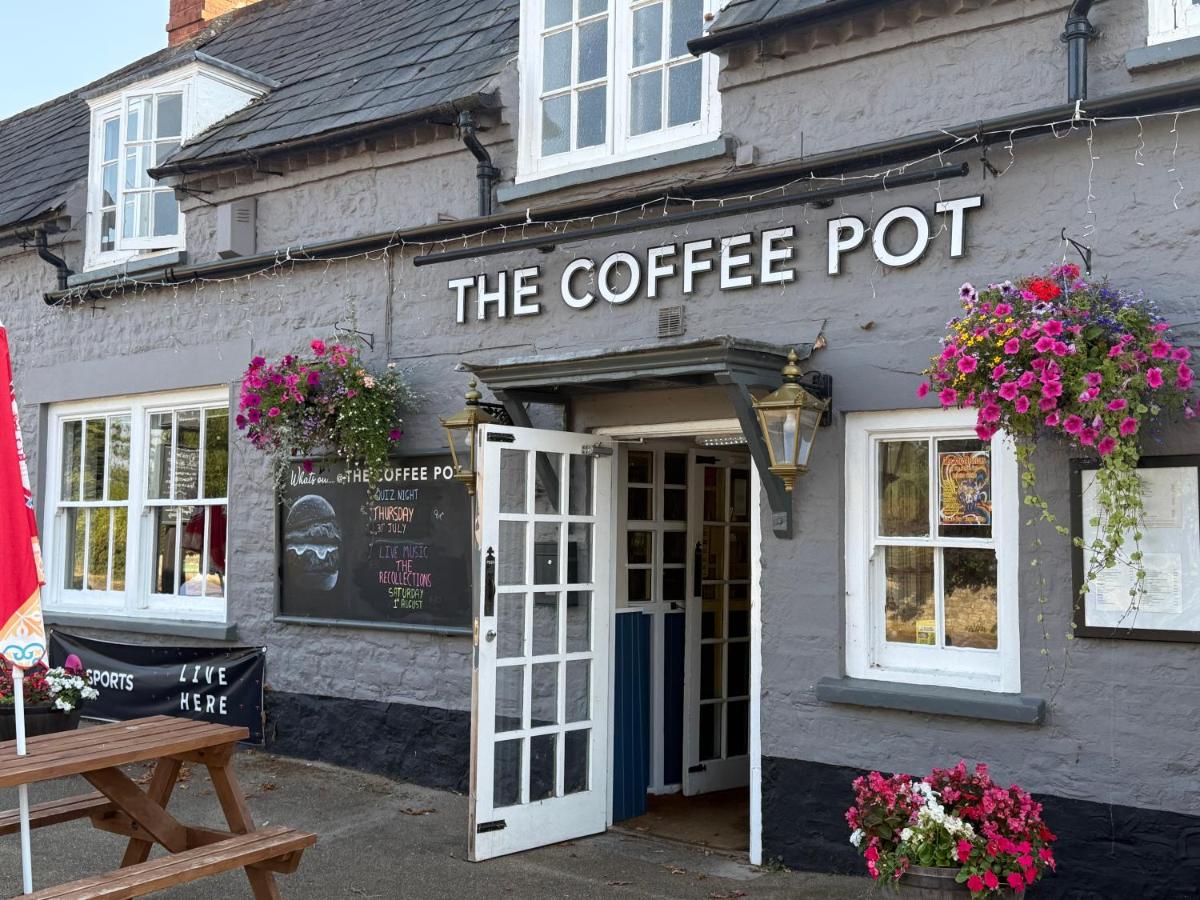 The Coffee Pot Tavern - B&B Potterspury