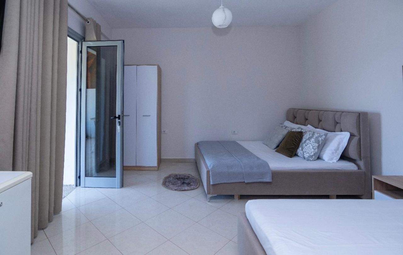 Chambre Double Deluxe (2 Adultes + 1 Enfant)